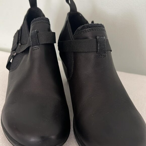 Merrell Evera Rush Women’s Black Leather Stretch Heeled Ankle Booties Boots SZ 7 - Picture 3 of 11